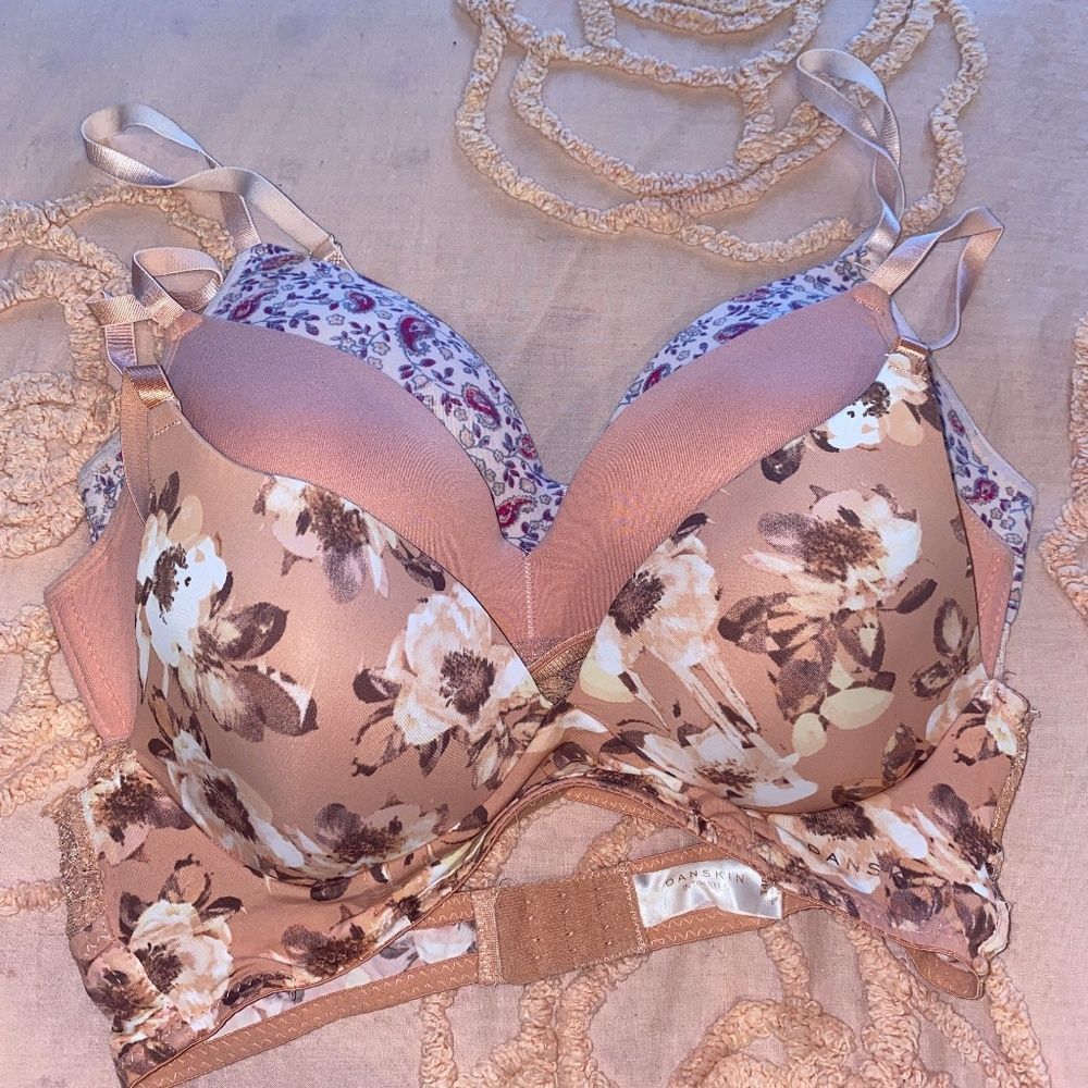 Jessica Simpson and Danskin Women’s Set of 3 Bras Nude and Pink Size 34B